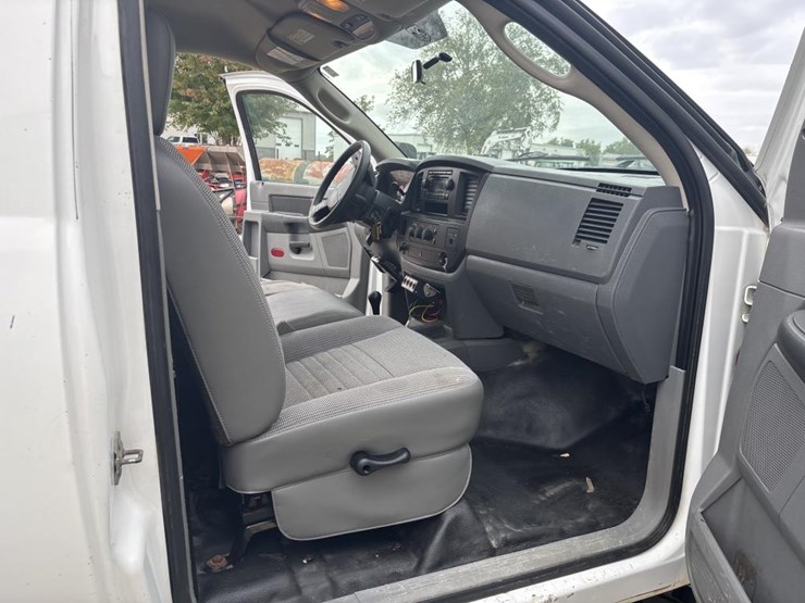 2009-dodge-ram-4500-image-29