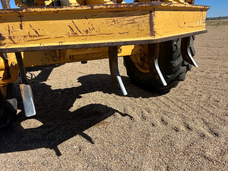 deere-770bh-image-25