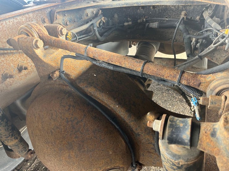 1998-volvo-semi-image-10