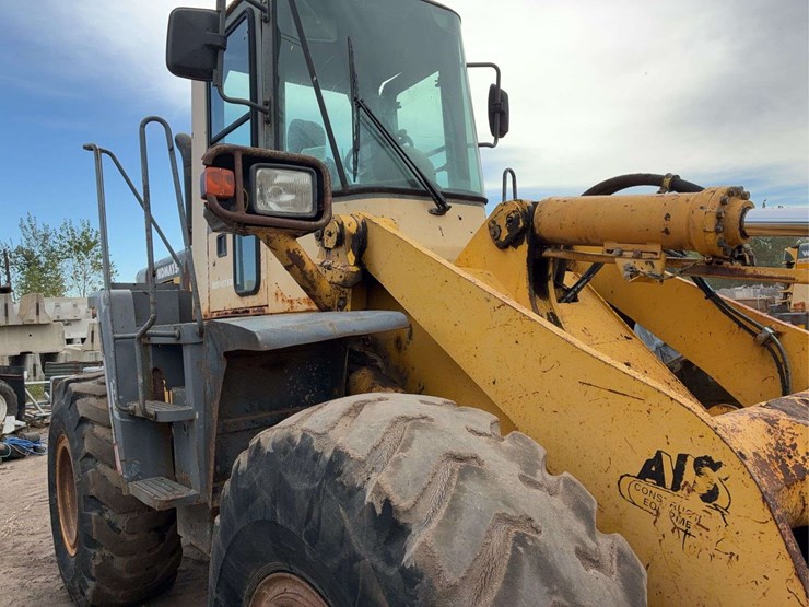 komatsu-wa320-image-37