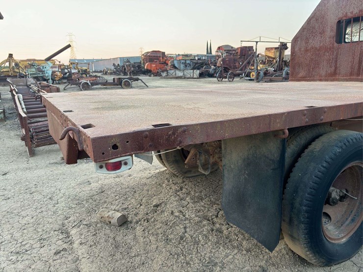 chevrolet-6400-image-35