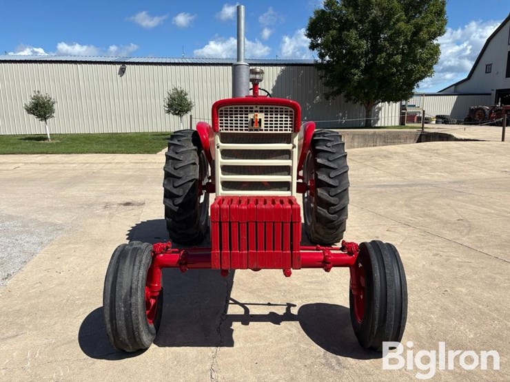 1961-case-ih-560-image-2