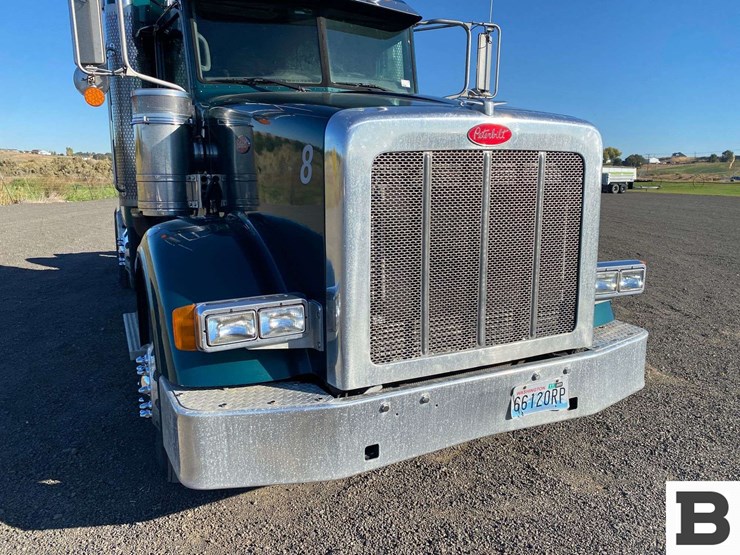 2013-peterbilt-367-image-9