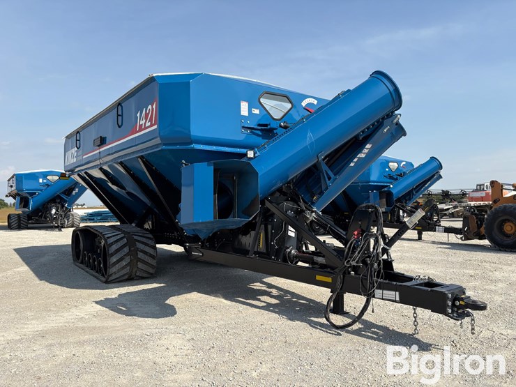 2024-kinze-1421-grain-cart-image-3