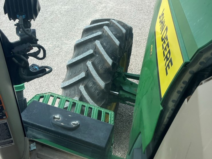john-deere-8r-310-image-30