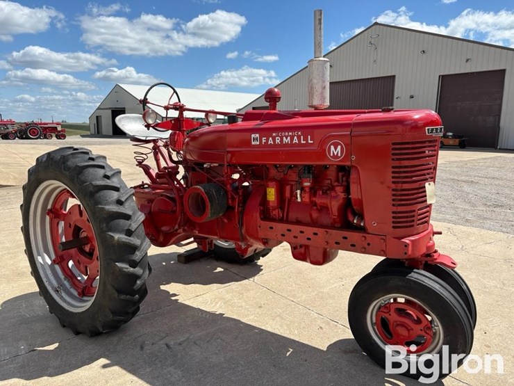 1949-ih-farmall-m-2wd-tractor-image-3