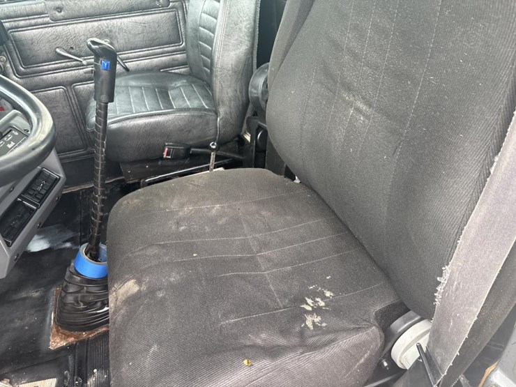 mack-rd688s-image-39