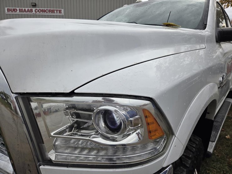 2017-dodge-ram-3500-image-12