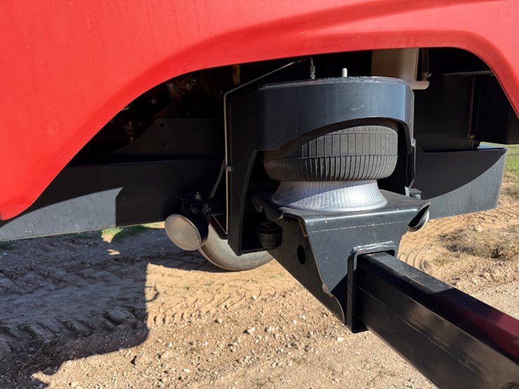 2020-case-ih-wd2104-image-19