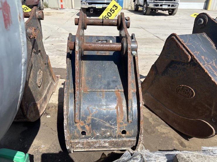 #5053-•-geith-mx6hd-approx-18"-tooth-bucket-image-4