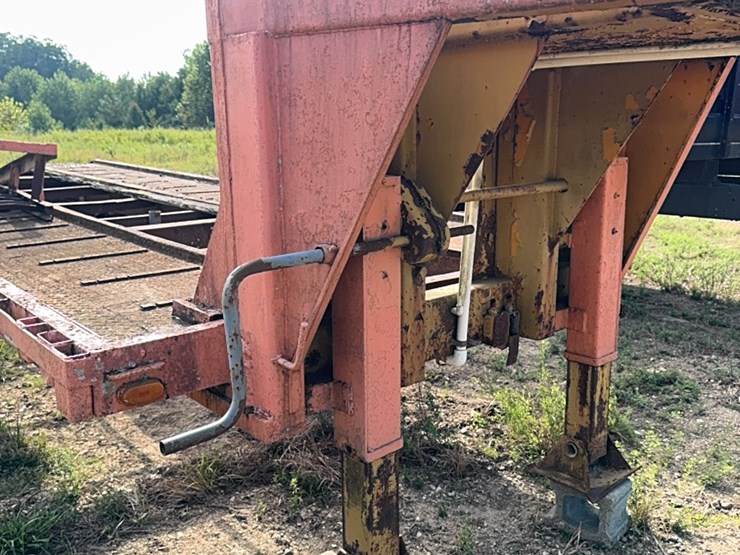 gooseneck-low-boy-trailer-image-13