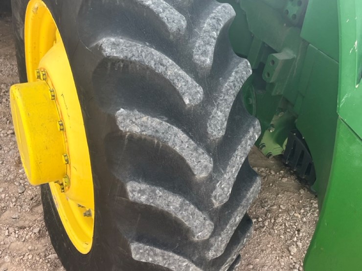 john-deere-8245r-image-12