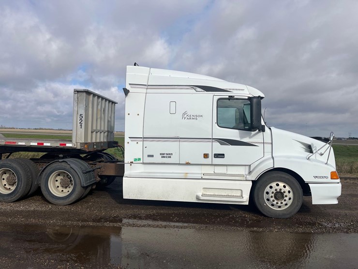 1998-volvo-semi-image-5