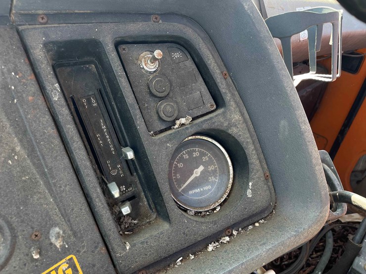 1984-ford-8000-image-61