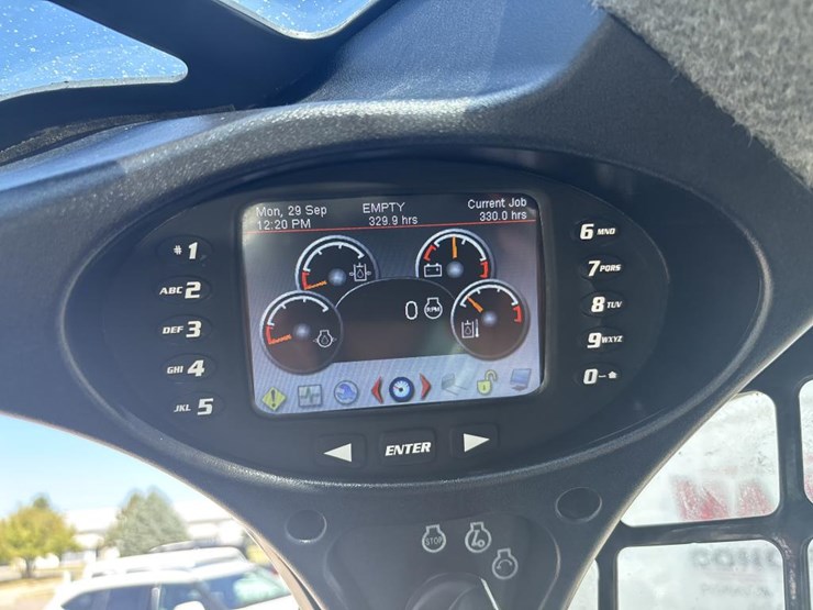 2022-bobcat-t870-image-36