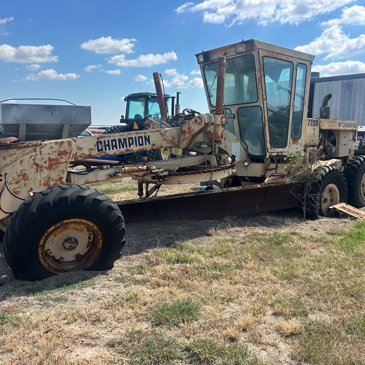1987 CHAMPION 720A