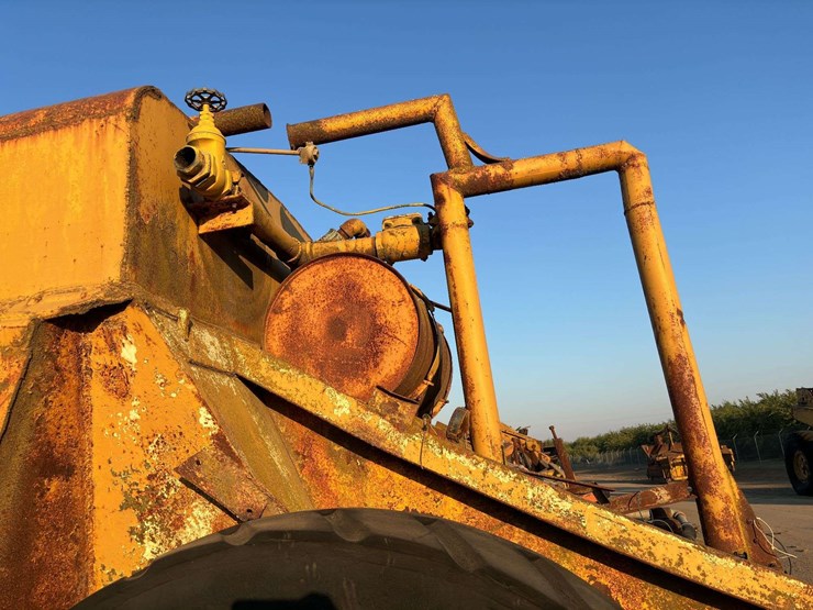 euclid-tractor-tanker-image-32