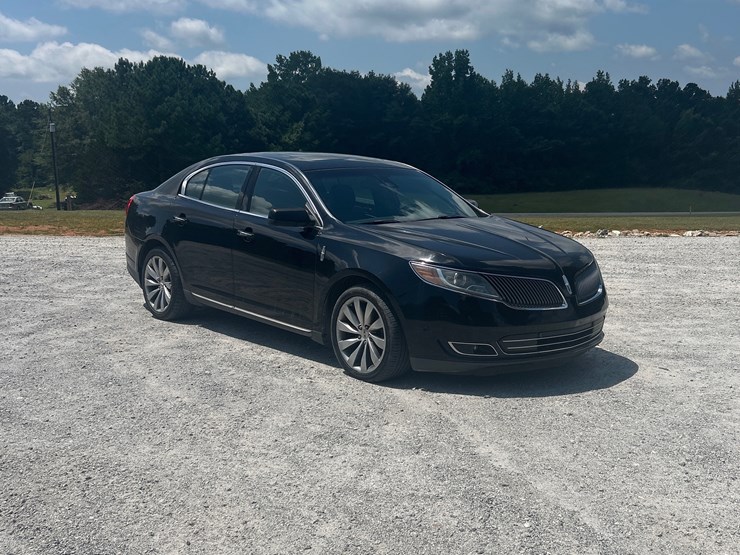 #400-•-2016-lincoln-mks-passenger-car-image-7