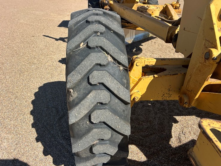 deere-770bh-image-23