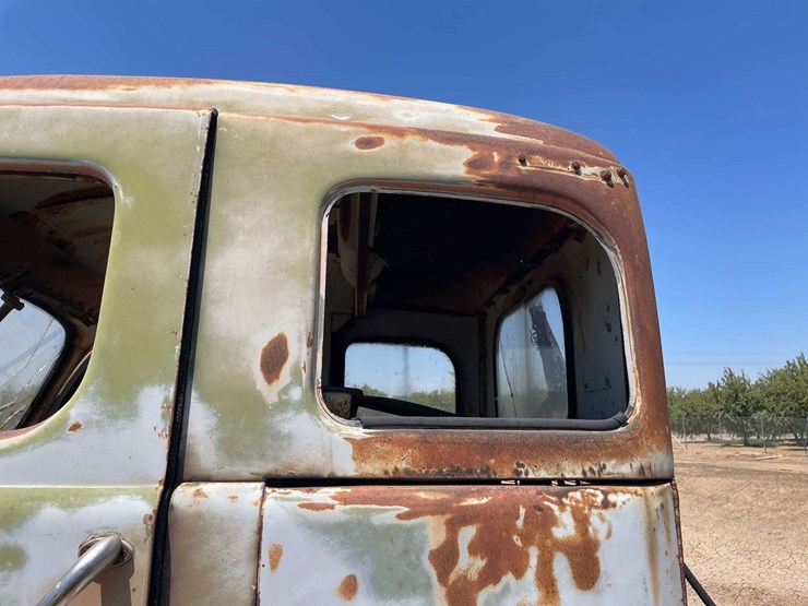 white-3000-truck-image-15