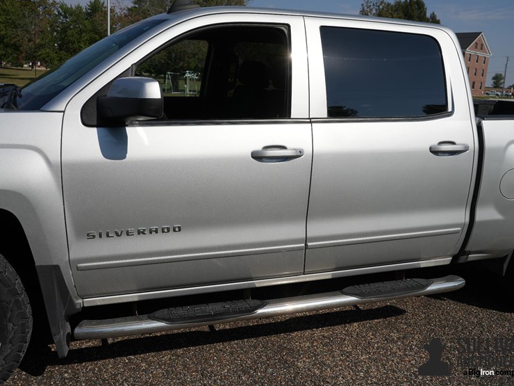 2017-chevrolet-silverado-1500-image-14