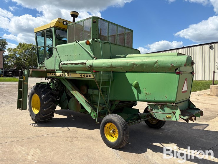 1976-john-deere-4400-image-7