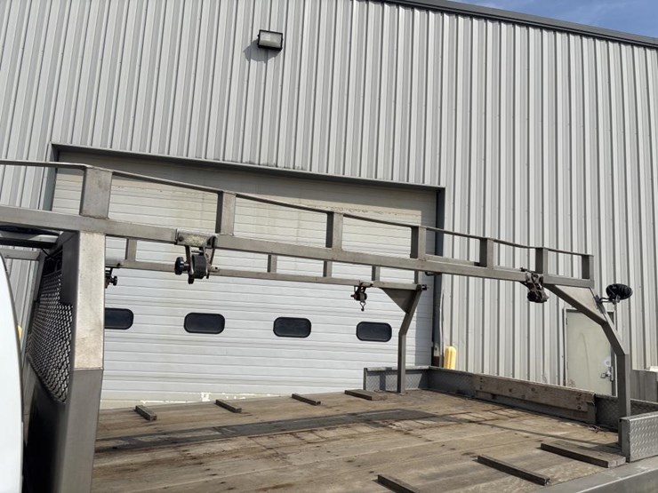 2016-dodge-ram-3500-image-21