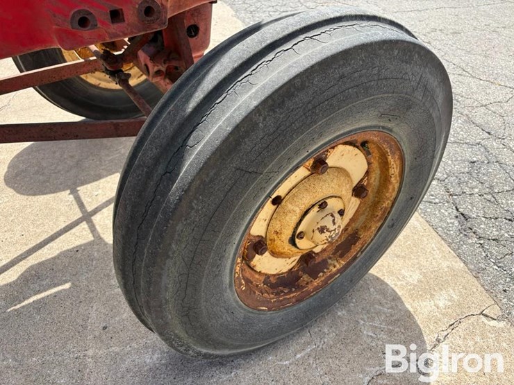 1956-massey-harris-444-image-13