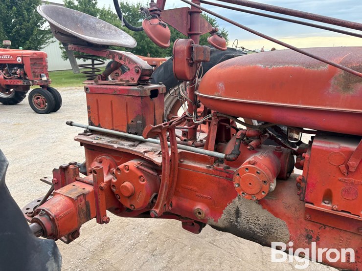 1954-ih-farmall-super-h-2wd-tractor-image-19