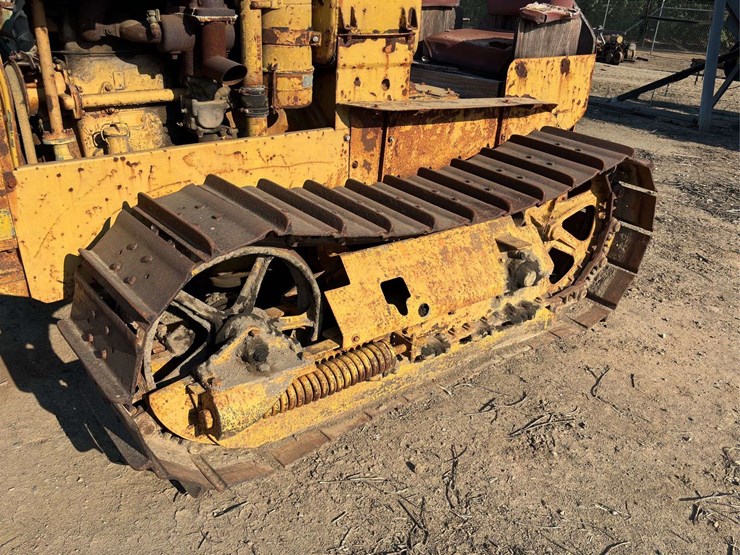 caterpillar-twenty-two-image-23