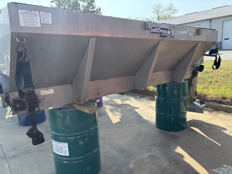 #5020-•-buyers-salt-dogg-sch120-salter/sander-image-3