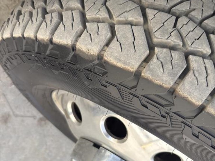 2015-dodge-ram-3500-image-31