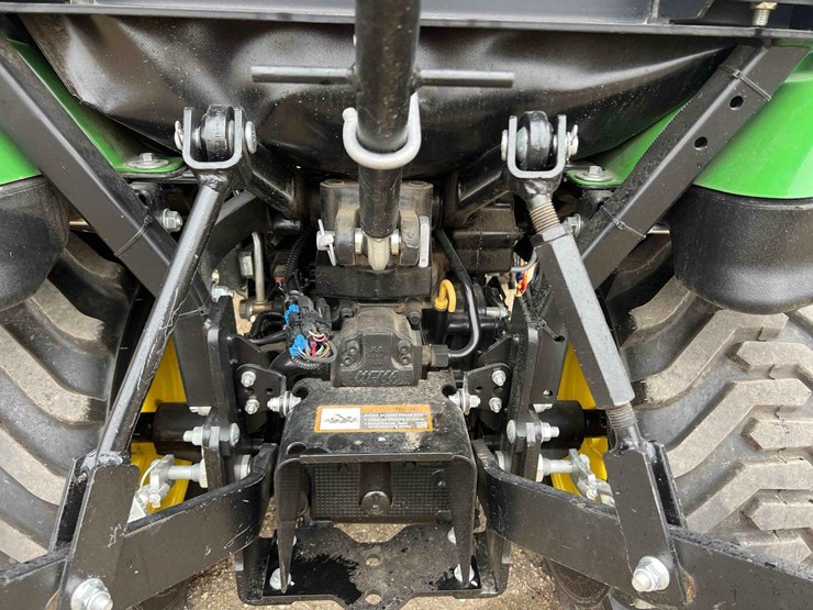 john-deere-1025r-image-8
