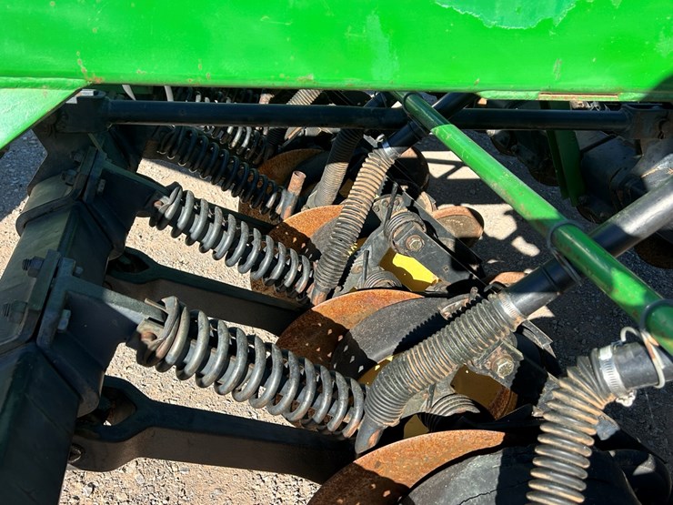 john-deere-750-image-11