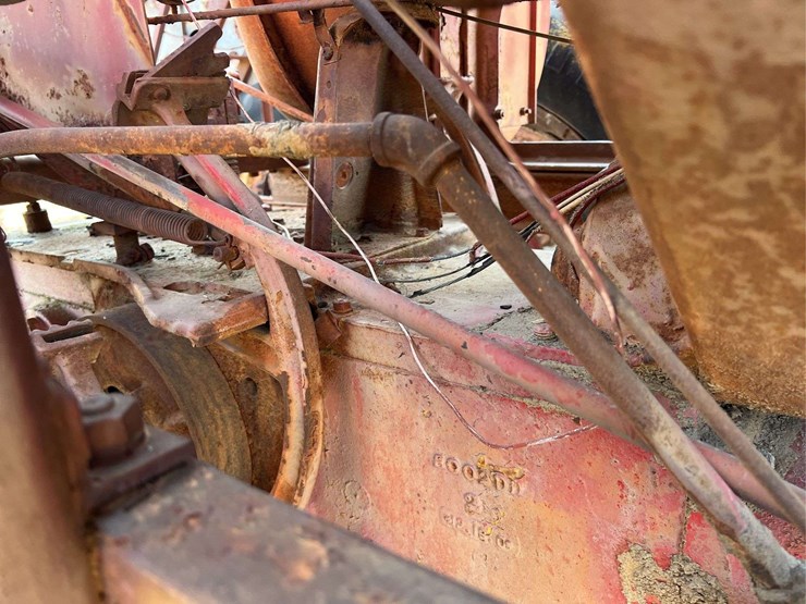 farmall-m-cotton-picker-image-21
