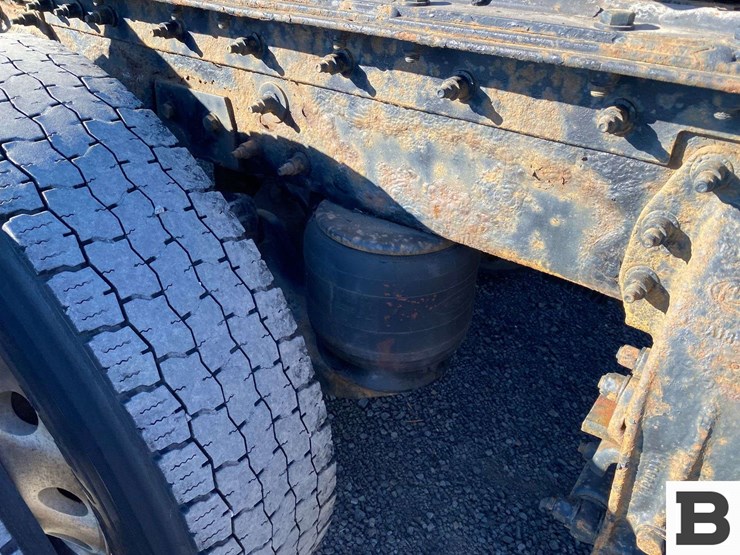 2013-peterbilt-367-image-22