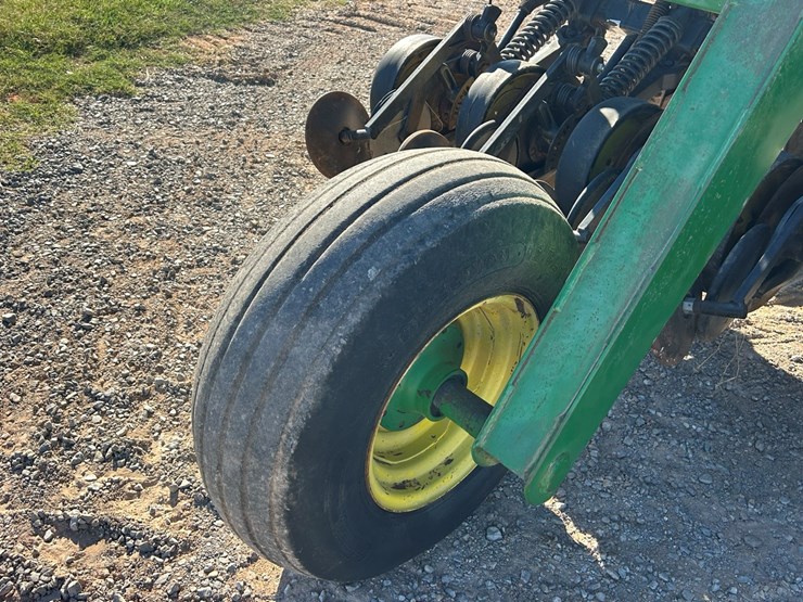 john-deere-750-image-6
