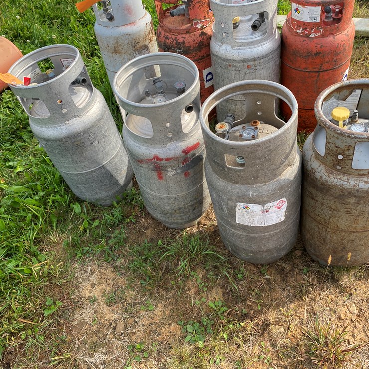 #1676 • (4) Forklift LP Tanks