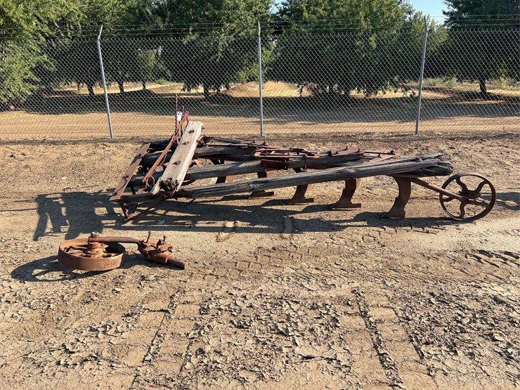 stockton-5-bottom-wood-beam-plow-image-1