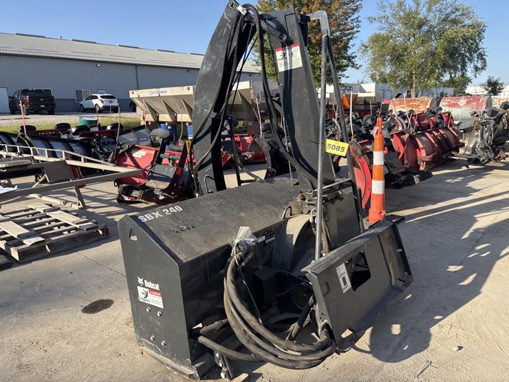 #5085-•-2021-bobcat-sbx240-84"-skid-steer-snow-blower-image-2