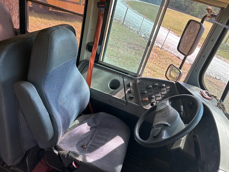 #407-•-2014-ic-corporation-pb105-bus-1404-image-12