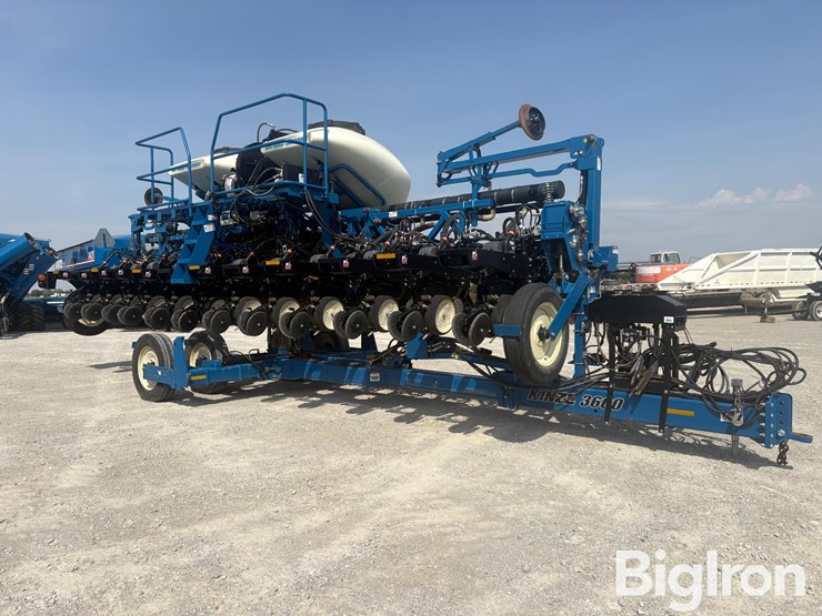 2013-kinze-3600-image-3