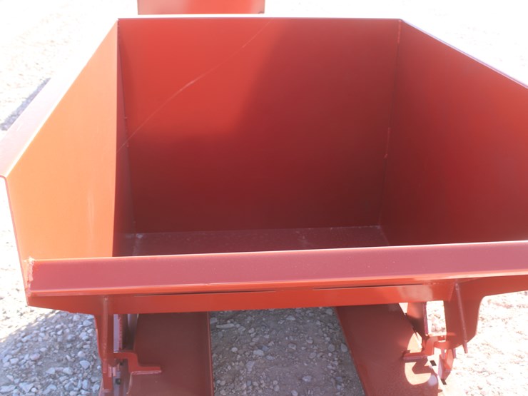 #4083-•-2-yard-self-dumping-hopper-image-4