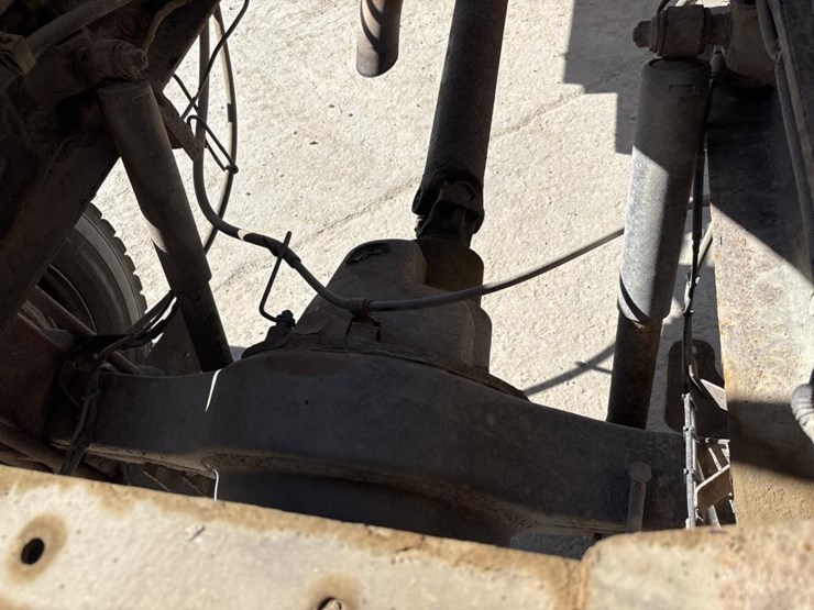 #5081-•-2005-gmc-c4500-4x4-single-axle-dump-truck-image-49