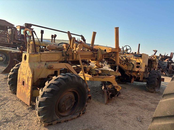 pmco-speedmatic-pm412-road-grader-image-2