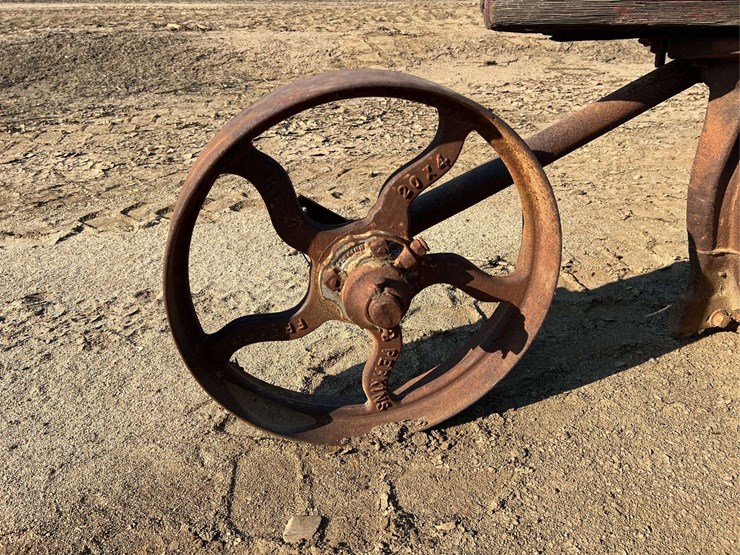 stockton-5-bottom-wood-beam-plow-image-11