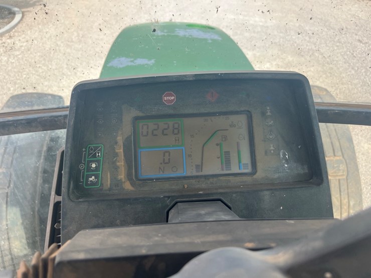john-deere-8245r-image-10