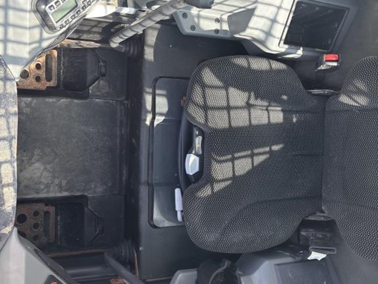 2019-bobcat-t650-image-42