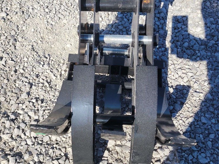 mini-excavator-grapple.-image-3