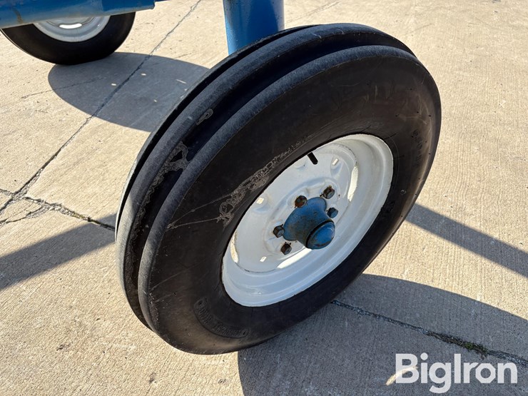 1969-ford-4000-image-13